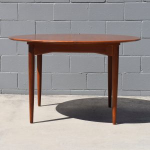 Parker Round Extendable Dining Table (Circa 1970s)
