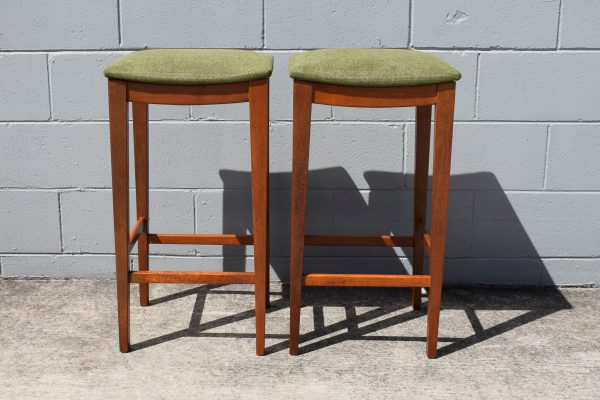 Pair of Carricks (Elite) Furniture Kitchen Stools (Circa 1970s) - Image 2