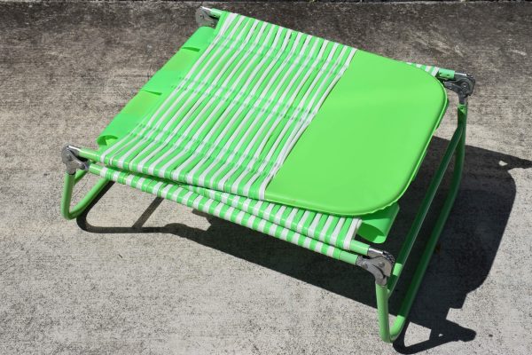 Retro Green & White Banana Lounge - Image 4