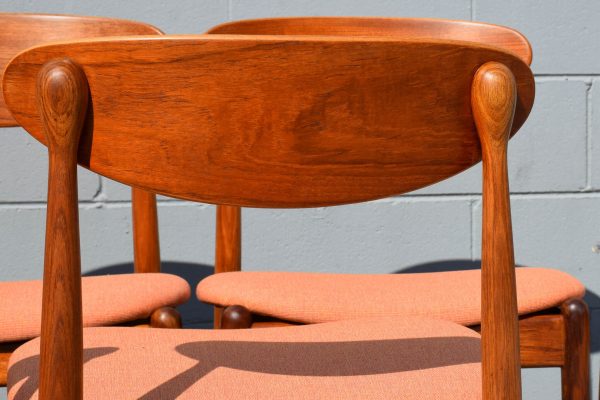 Six Custom Parker '107' Spade Back Dining Chairs (Circa 1960s) - Image 3