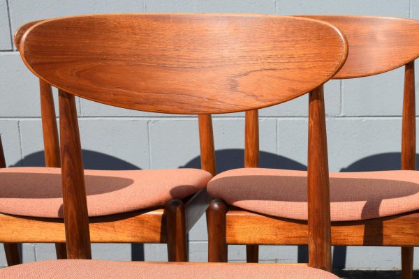 Six Custom Parker '107' Spade Back Dining Chairs (Circa 1960s) - Image 4
